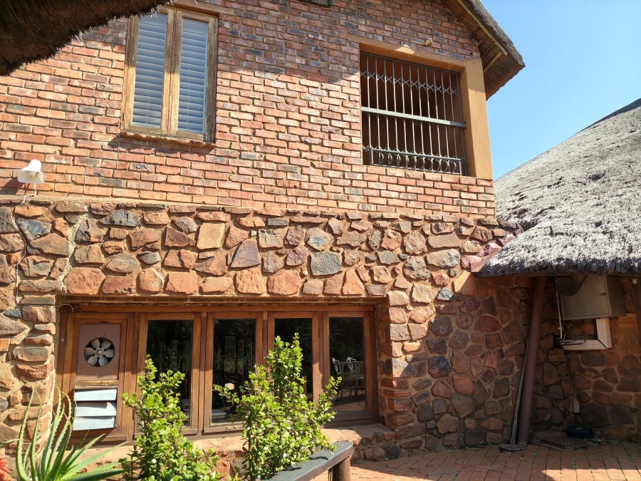 5 Bedroom Property for Sale in Broederstroom North West